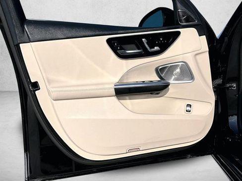 Used 2025 Mercedes-Benz C 300 Sedan image 18