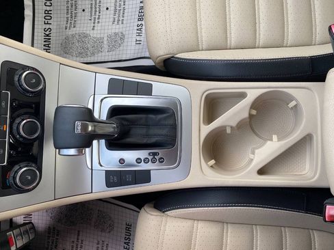 Used 2010 Volkswagen CC Sport FWD image 16