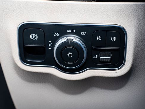 Used 2021 Mercedes-Benz GLA 250 w/ Premium Package image 30