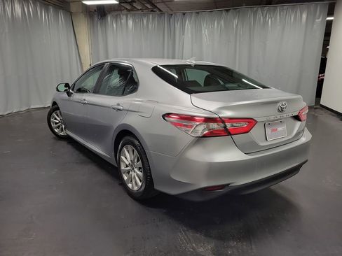 Used 2020 Toyota Camry LE w/ Convenience Package image 6