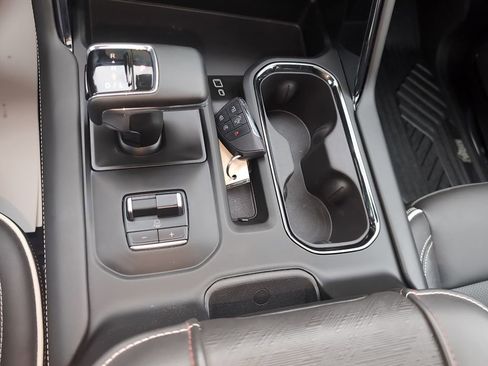 Used 2023 GMC Sierra 1500 AT4X w/ AT4X AEV Edition AWD/4WD image 32