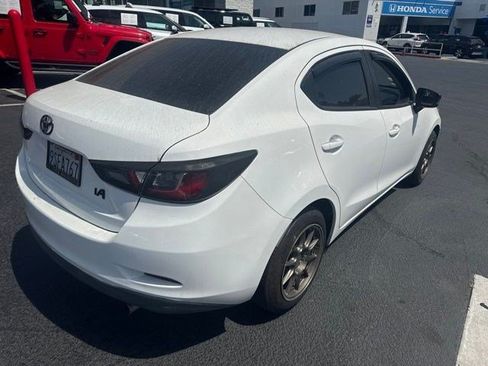 Used 2017 Toyota Yaris iA FWD image 3