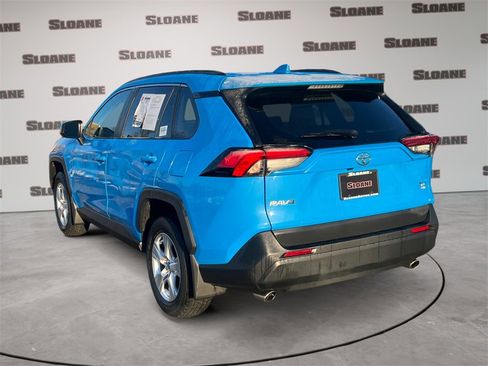 Used 2020 Toyota RAV4 XLE image 3