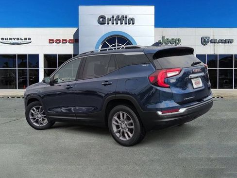Used 2022 GMC Terrain SLT FWD image 9