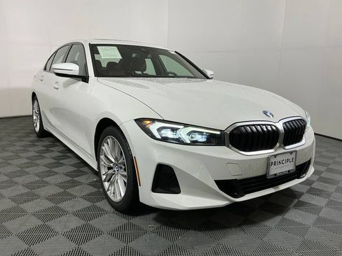 Used 2023 BMW 330i Sedan w/ Driving Assistance Package RWD image 4