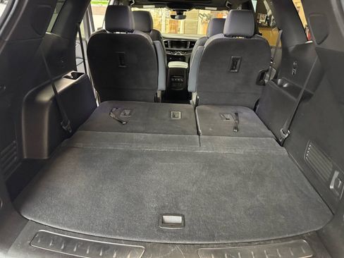 Used 2023 Buick Enclave Premium w/ Experience Buick Package image 10