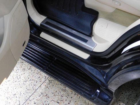 Used 2013 Lexus LX 570 570 w/ Luxury Pkg w/Pre-crash image 65