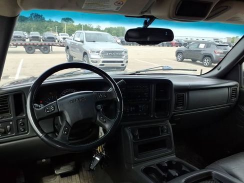 Used 2006 GMC Sierra 3500 SLT w/ Heavy-Duty Power Package RWD image 9