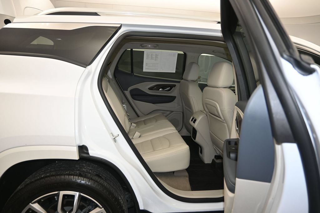 Used 2024 GMC Terrain Denali w/ Denali Premium Package AWD/4WD image 27