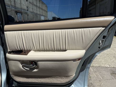 Used 2004 Buick Park Avenue w/ Prestige Feature Package FWD image 42