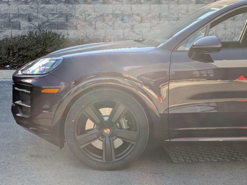 New 2026 Porsche Cayenne GTS AWD/4WD image 11