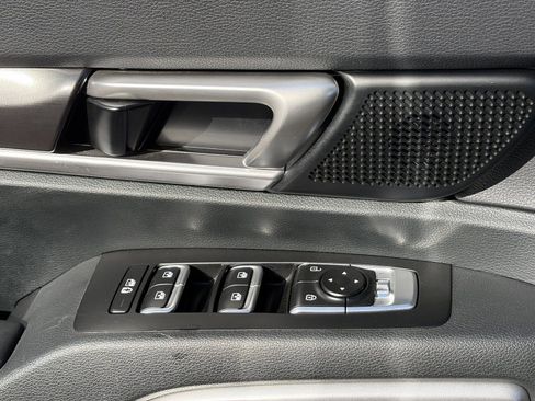 Used 2025 Kia Telluride S FWD image 23