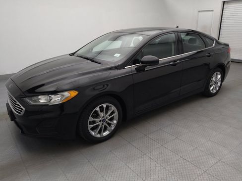 Used 2020 Ford Fusion SE FWD image 2