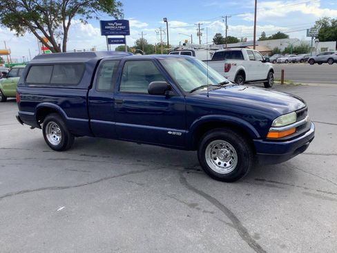 Used 2002 Chevrolet S10 Pickup 2WD Extended Cab w/ Preferred Equipment Group image 15