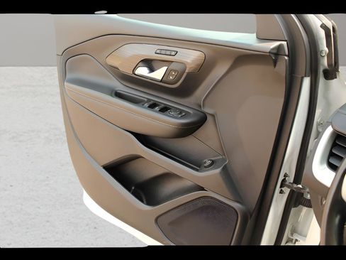 Used 2022 GMC Terrain SLT image 18