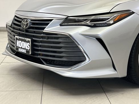Used 2022 Toyota Avalon Limited image 27