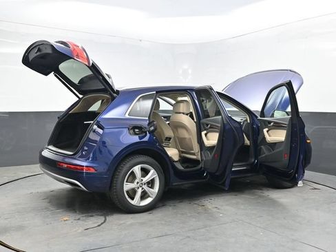 Used 2020 Audi Q5 Prestige w/ Prestige Package AWD/4WD image 56