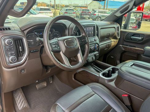 Used 2021 GMC Sierra 2500 Denali w/ Denali Ultimate Package image 18
