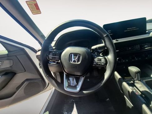 Used 2024 Honda Accord Touring image 12