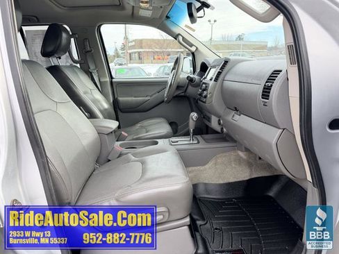 Used 2013 Nissan Frontier SL w/ Moonroof Pkg image 14