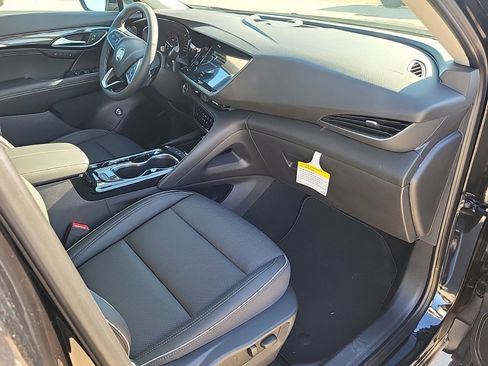 Used 2023 Buick Envision Essence image 9