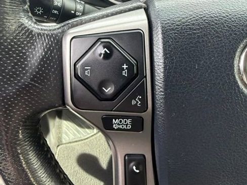 Used 2017 Toyota Tacoma SR5 RWD image 21