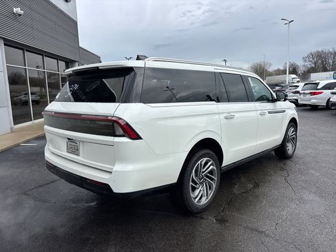 New 2026 Lincoln Navigator L Reserve AWD/4WD image 7