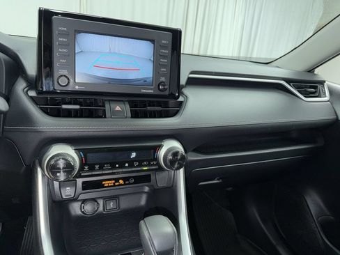 Used 2022 Toyota RAV4 LE AWD/4WD image 21