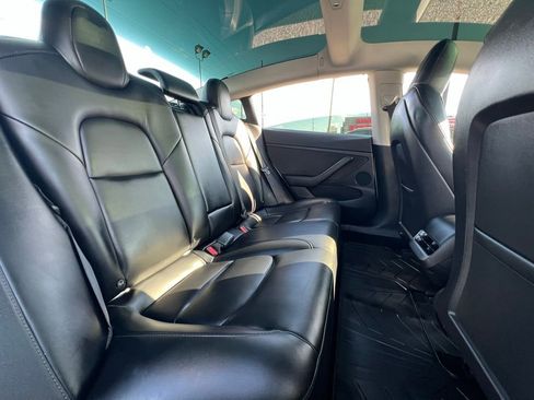 Used 2021 Tesla Model 3 Standard Range Plus image 17