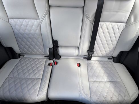 Used 2024 Mitsubishi Outlander SEL AWD/4WD image 13