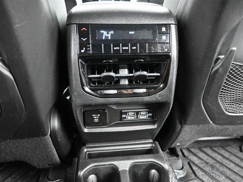 Used 2022 Jeep Grand Cherokee L Limited image 15