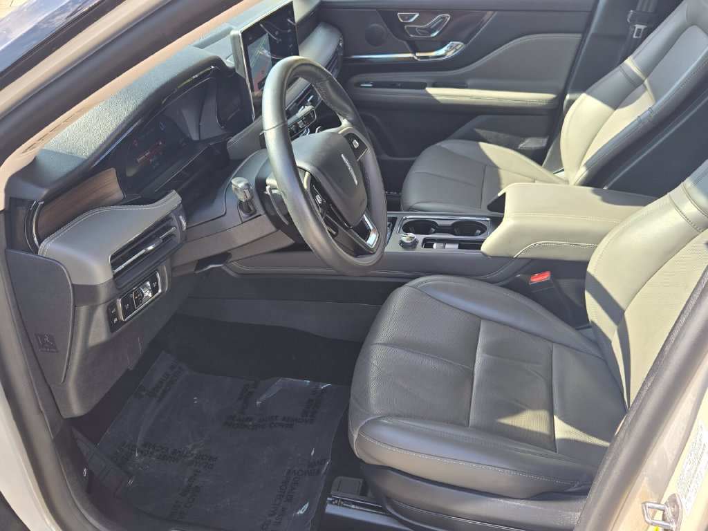 Used 2024 Lincoln Corsair Grand Touring AWD/4WD image 4