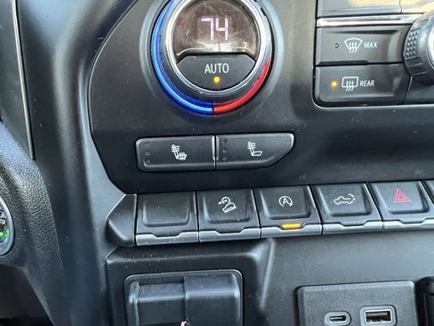 Used 2021 Chevrolet Silverado 1500 LT Trail Boss w/ Convenience Package II image 10