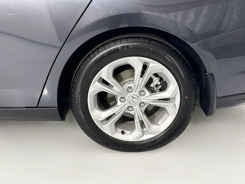Certified 2025 Honda Accord LX image 31