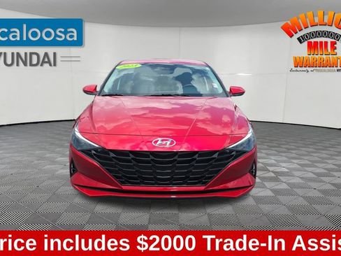 Used 2023 Hyundai Elantra SEL FWD image 2