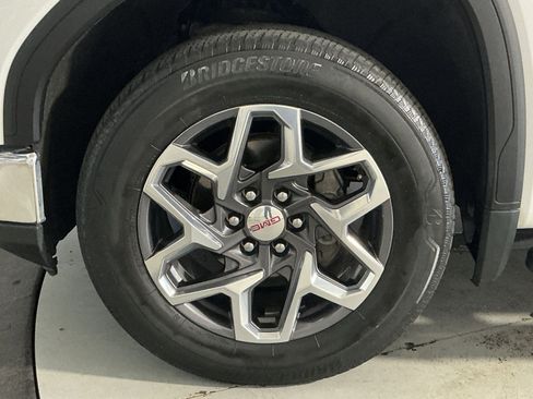 Used 2023 GMC Sierra 1500 SLT w/ SLT Premium Package AWD/4WD image 13