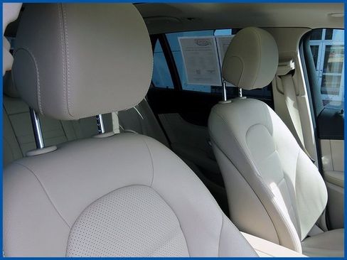 Used 2019 Mercedes-Benz GLC 300 GLC 300 image 9