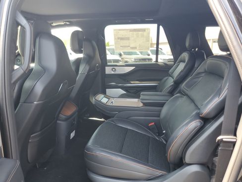 New 2027 Lincoln Navigator L Black Label AWD/4WD image 27