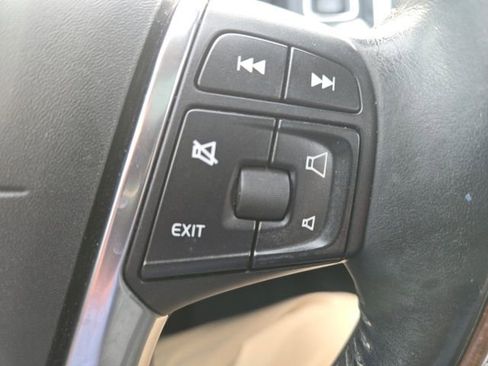 Used 2013 Volvo XC60 3.2 w/ Climate Pkg image 5