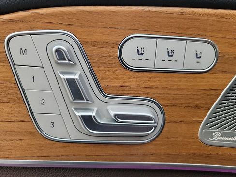 Used 2022 Mercedes-Benz GLE 350 4MATIC w/ Premium Package image 17