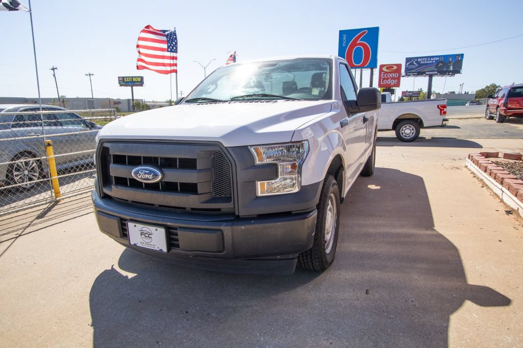 Used 2017 Ford F150 XL w/ Equipment Group 101A Mid RWD image 4
