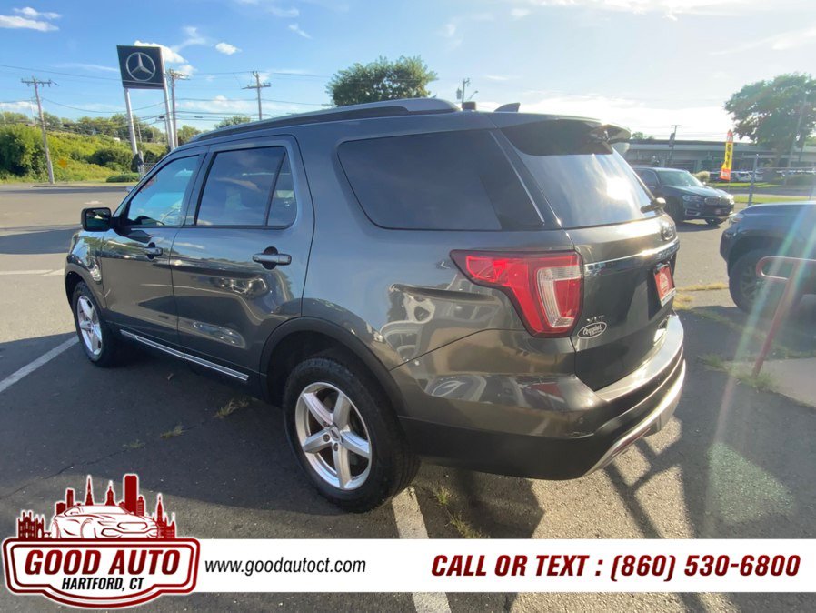 Used 2017 Ford Explorer XLT w/ Equipment Group 202A AWD/4WD image 7