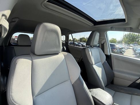 Used 2013 Toyota RAV4 Limited FWD image 23