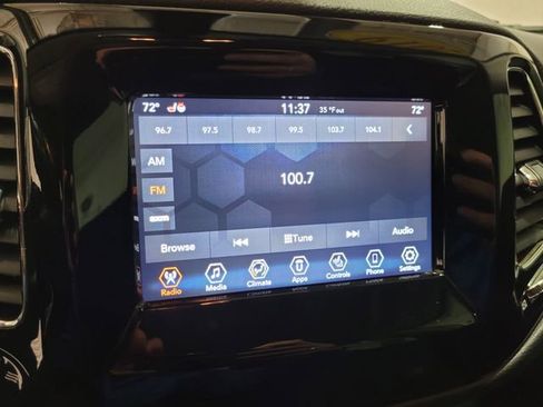 Used 2019 Jeep Compass Altitude image 28