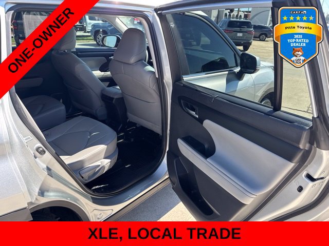 Used 2024 Toyota Highlander XLE FWD image 14