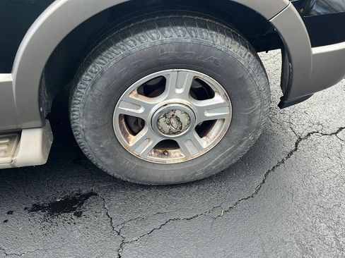 Used 2003 Ford Expedition Eddie Bauer image 32