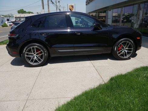 Certified 2023 Porsche Macan S AWD/4WD image 8