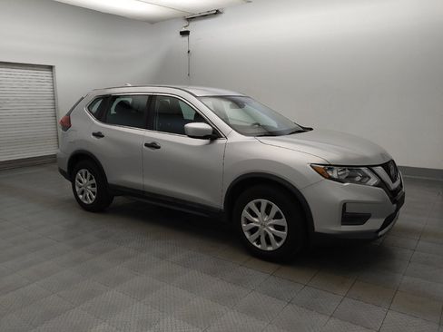 Used 2020 Nissan Rogue S FWD image 11