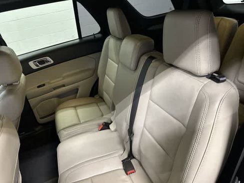 Used 2014 Ford Explorer XLT w/ Equipment Group 202A FWD image 14