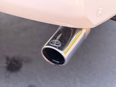 Used 2025 Toyota Tacoma Limited image 11